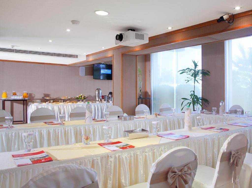 Ramada Qurum Beach Hotel Μουσκάτ Εξωτερικό φωτογραφία